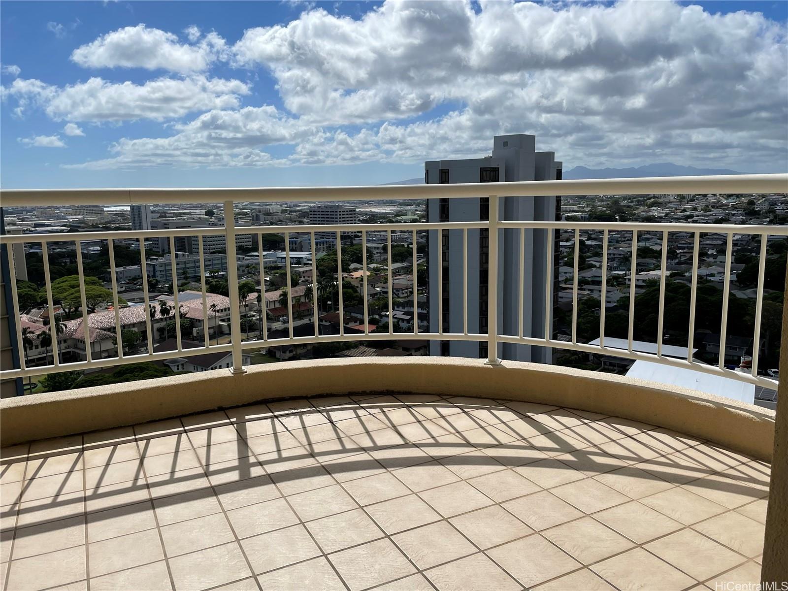 Nuuanu Parkside condo # 1903, Honolulu, Hawaii - photo 15 of 19