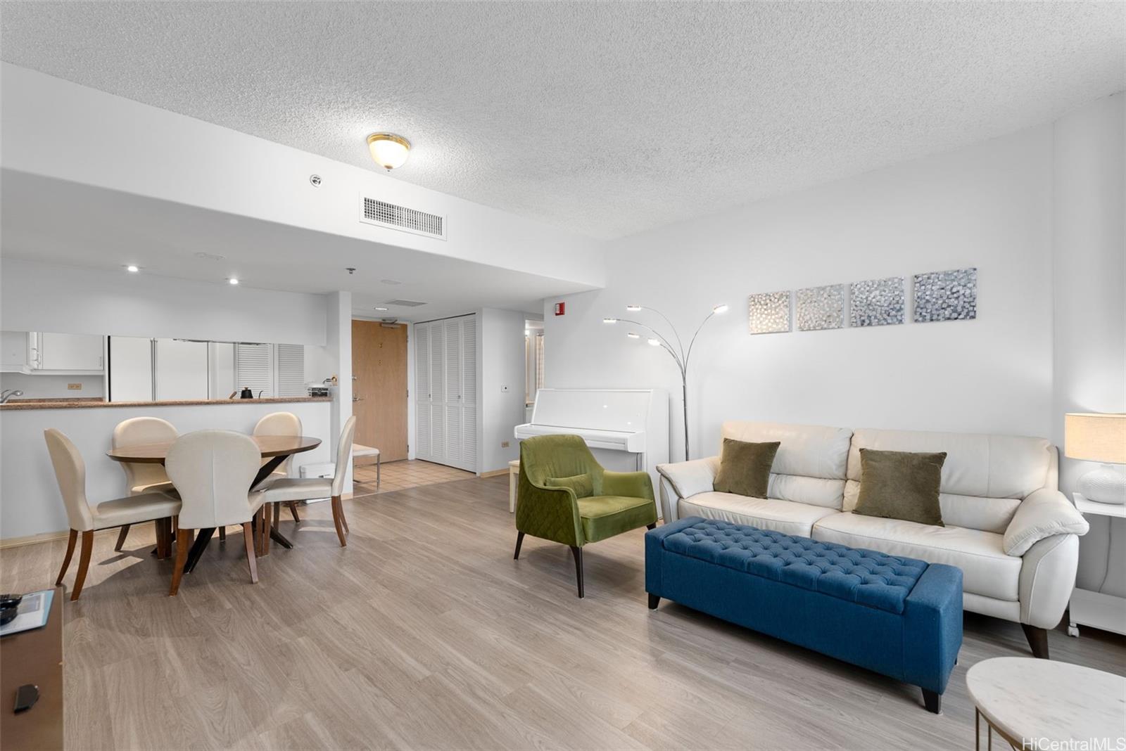 Nuuanu Parkside condo # 501, Honolulu, Hawaii - photo 3 of 25