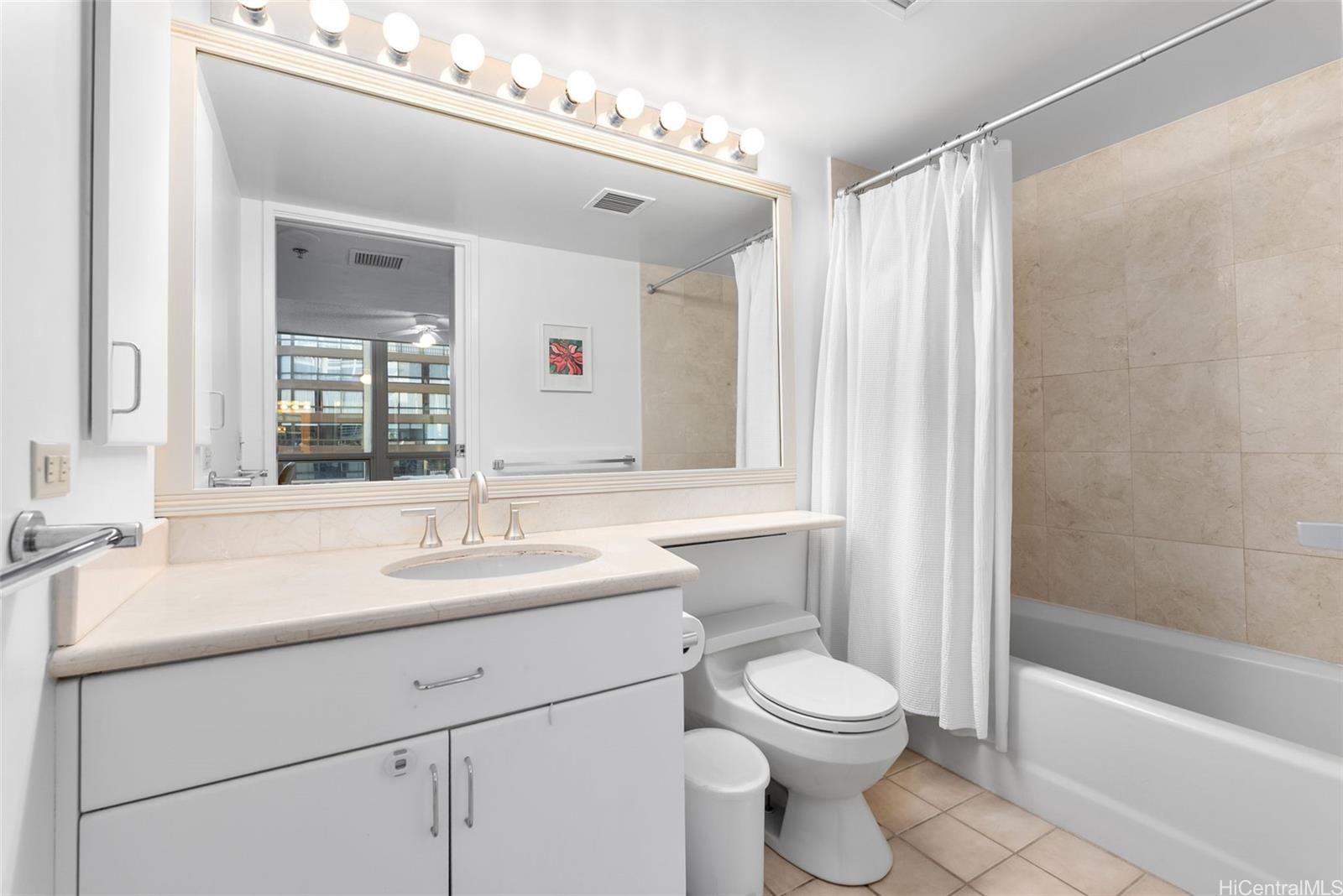 Nuuanu Parkside condo # 501, Honolulu, Hawaii - photo 8 of 25