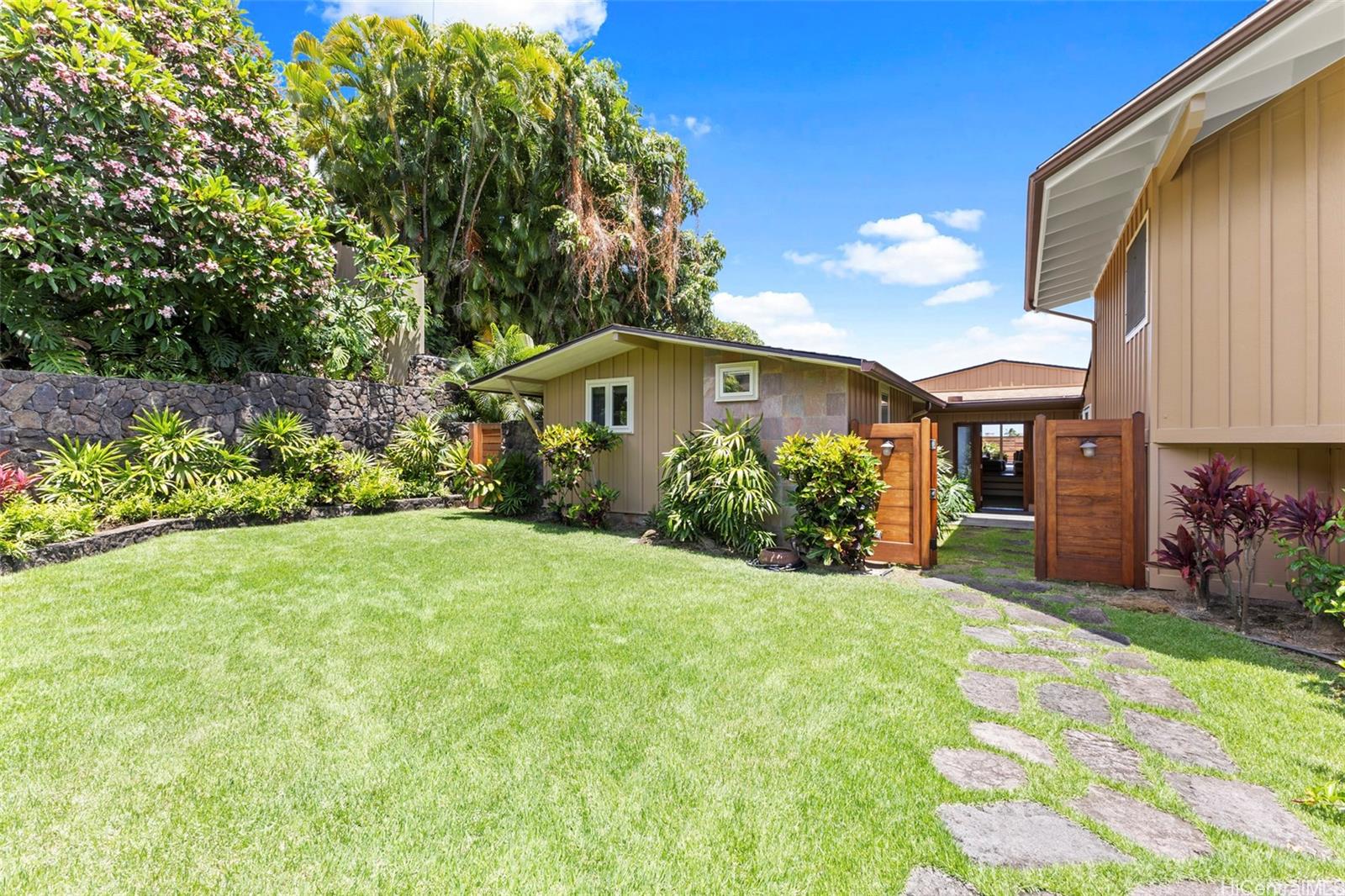 2055  Alihilani Place Ualakaa, Honolulu home - photo 2 of 24