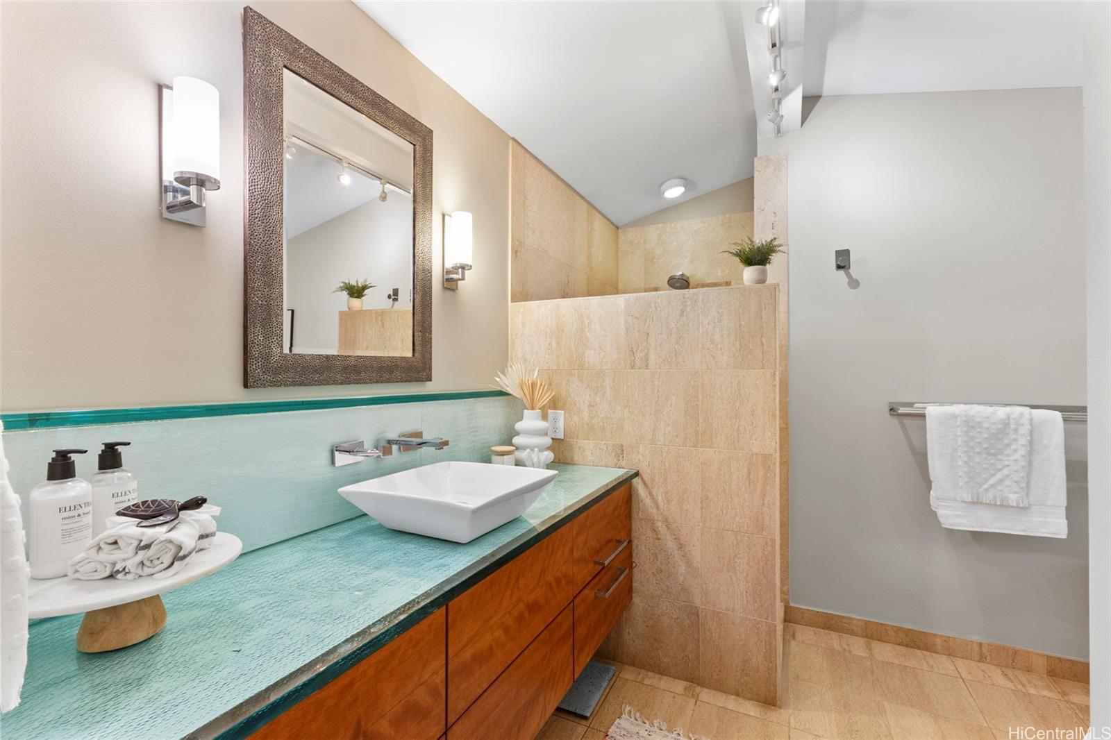 2055  Alihilani Place Ualakaa, Honolulu home - photo 14 of 24