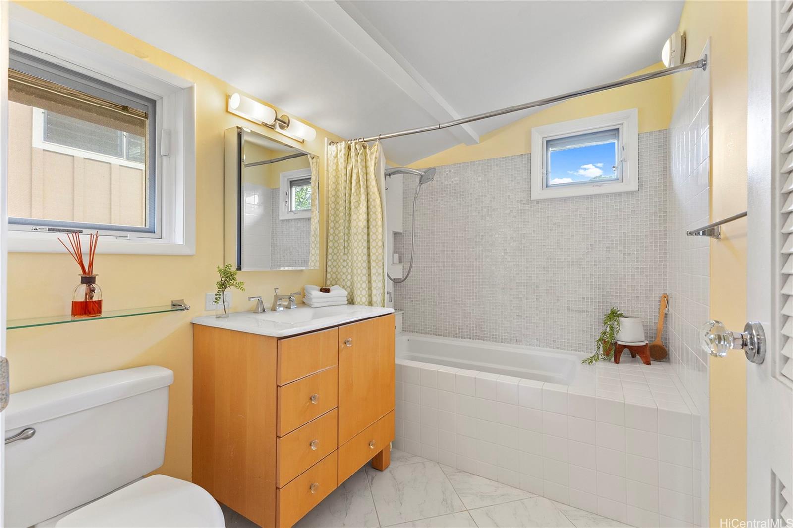 2055  Alihilani Place Ualakaa, Honolulu home - photo 18 of 24