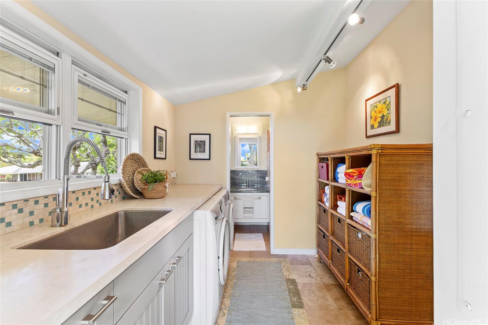 2055  Alihilani Place Ualakaa, Honolulu home - photo 9 of 24