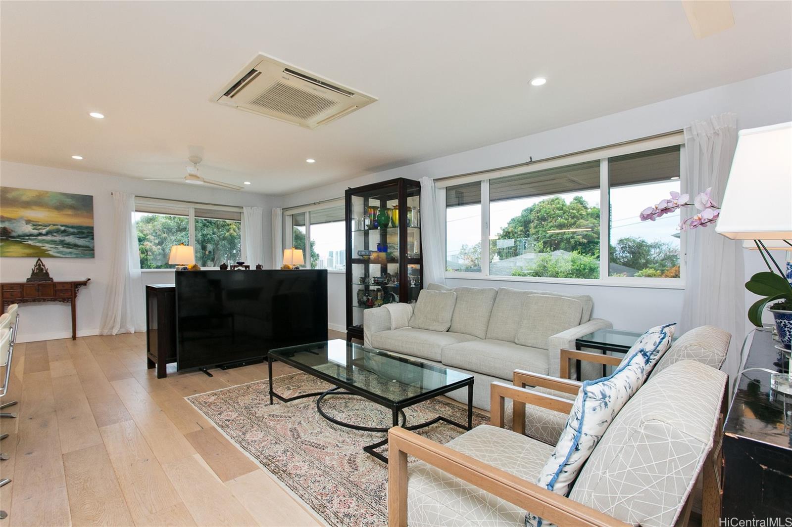 2055  Leiloke Drive Makiki Heights, Honolulu home - photo 4 of 24
