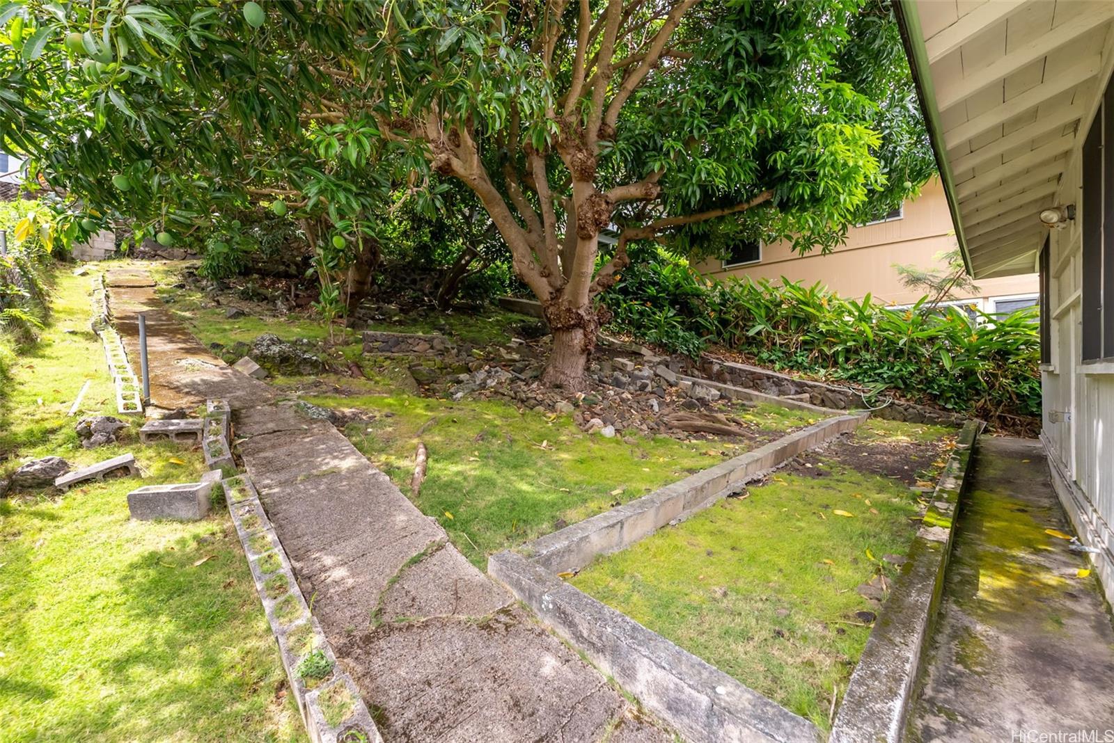 2061  10th Ave Palolo, Diamond Head home - photo 16 of 25