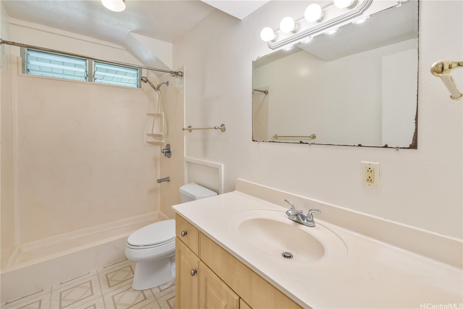 2063  Kilakila Drive Alewa Heights, Honolulu home - photo 23 of 25