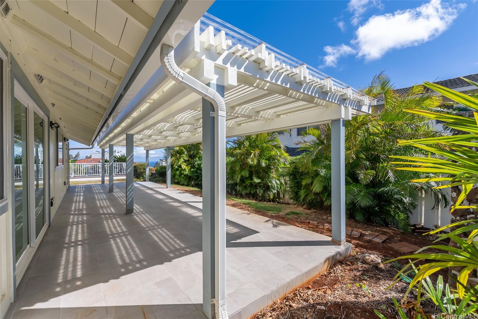 2067  Laukahi Street Waialae Iki, Diamond Head home - photo 18 of 24