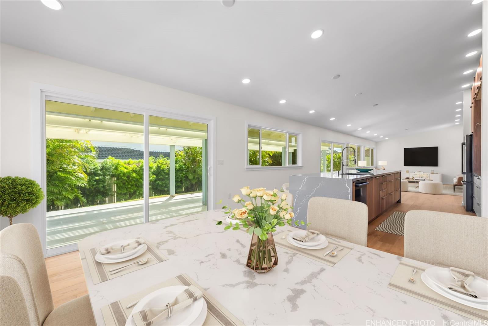 2067  Laukahi Street Waialae Iki, Diamond Head home - photo 9 of 24