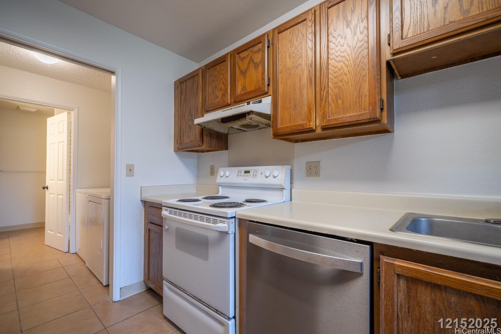 2069 California Ave Wahiawa - Rental - photo 9 of 19