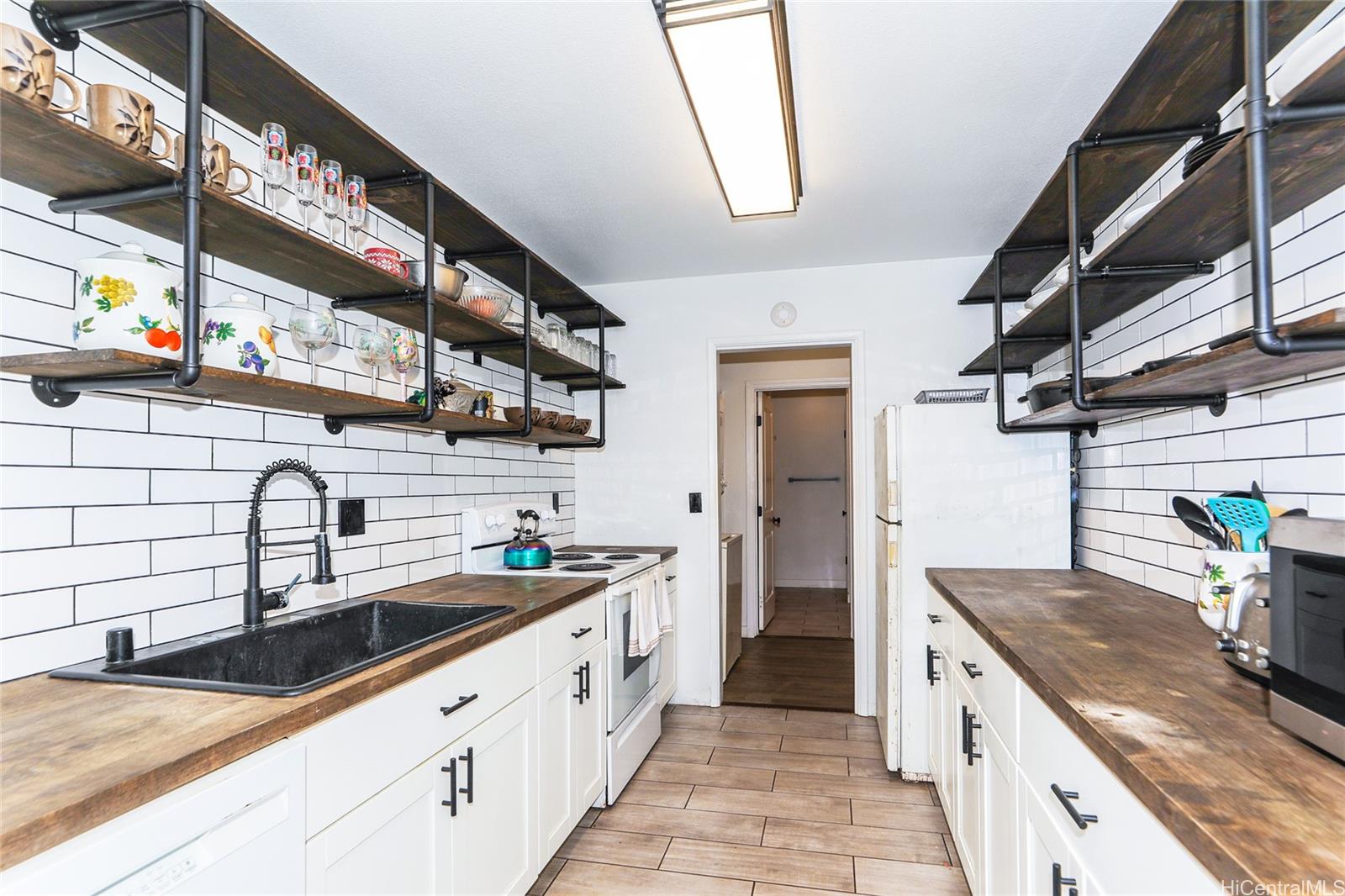 Hidden Valley Ests condo # 19D, Wahiawa, Hawaii - photo 8 of 25