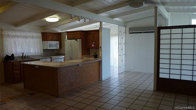 2080  Aamanu St Pacific Palisades, PearlCity home - photo 3 of 9