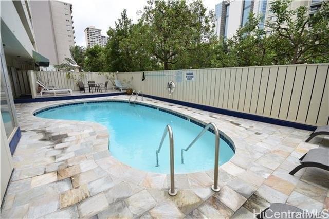 Twin Towers The condo # 31, Honolulu, Hawaii - photo 6 of 10