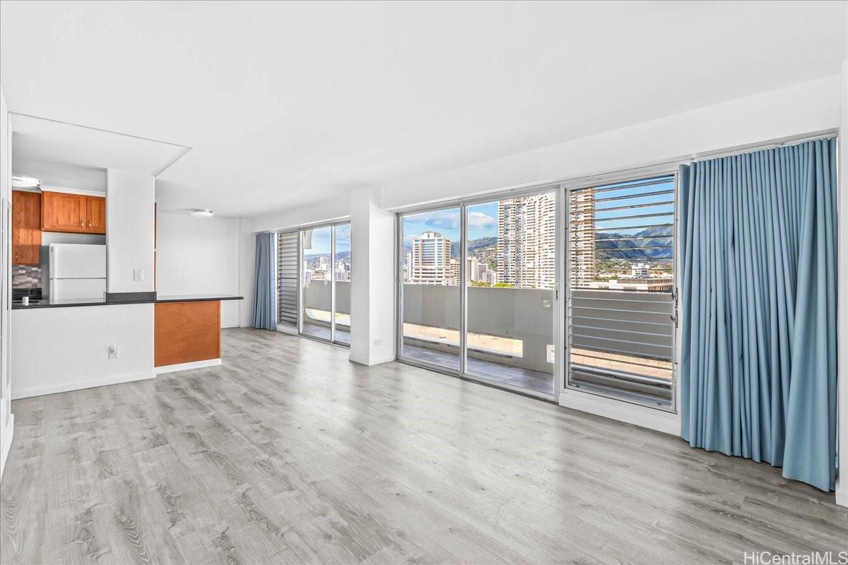 Twin Towers The condo # B113, Honolulu, Hawaii - photo 2 of 23