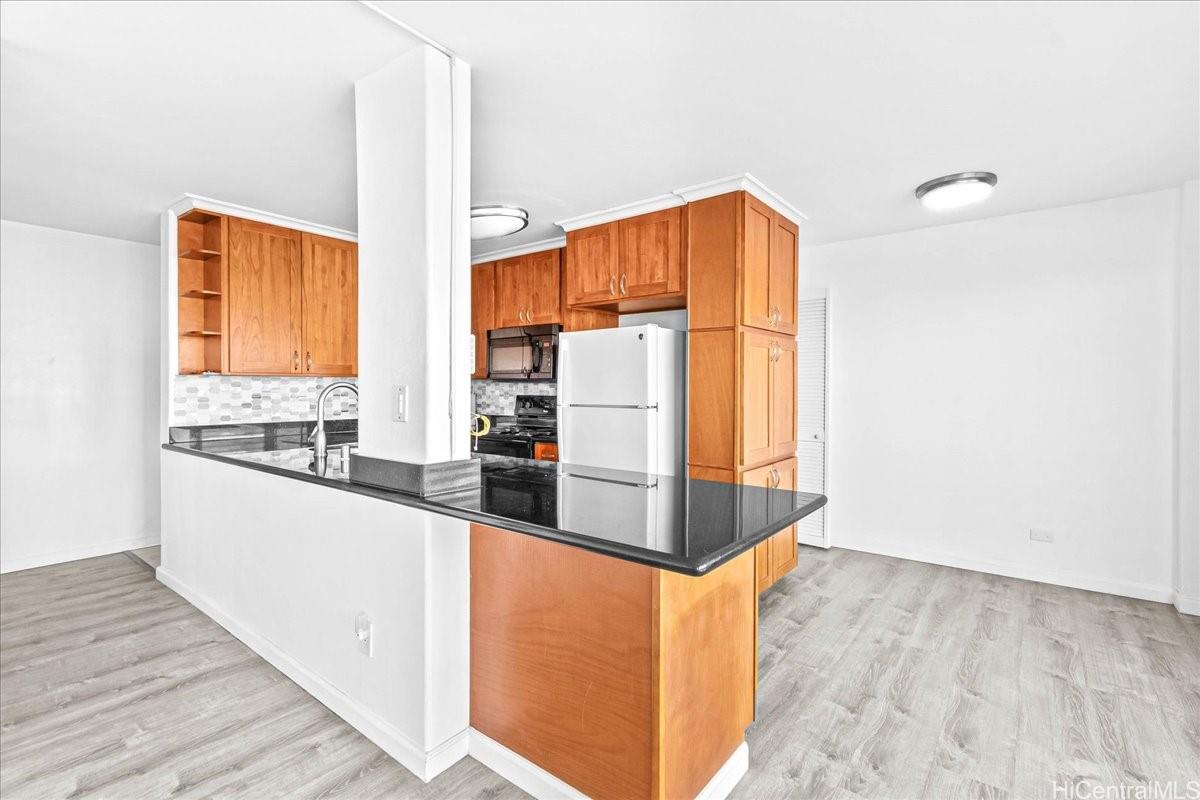 Twin Towers The condo # B113, Honolulu, Hawaii - photo 7 of 23