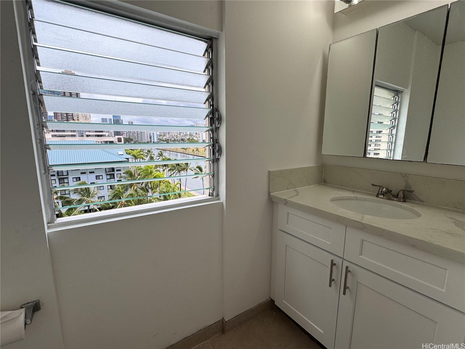 2085 Ala Wai Blvd Honolulu - Rental - photo 10 of 23