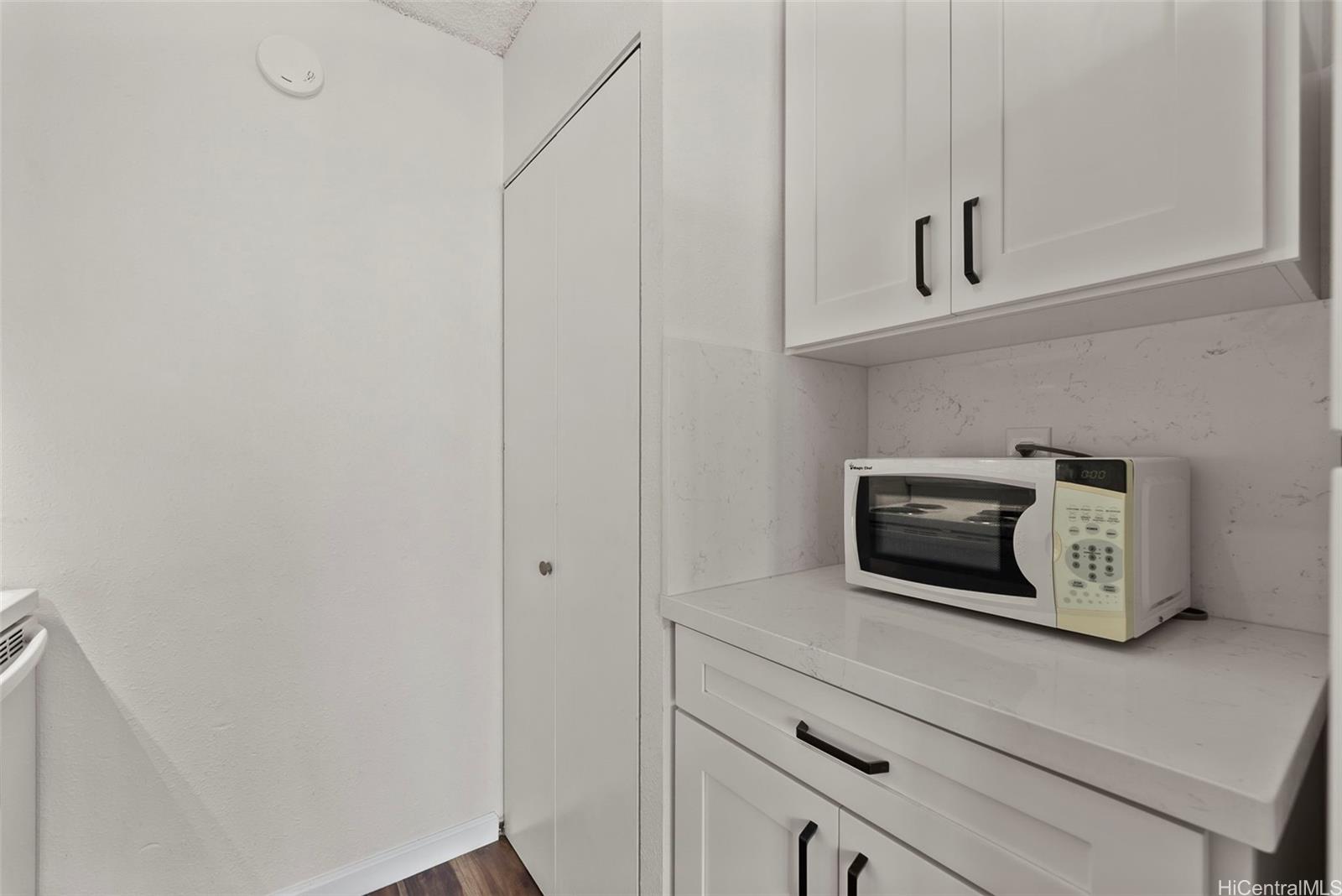 La Casa condo # 1202, Honolulu, Hawaii - photo 11 of 25