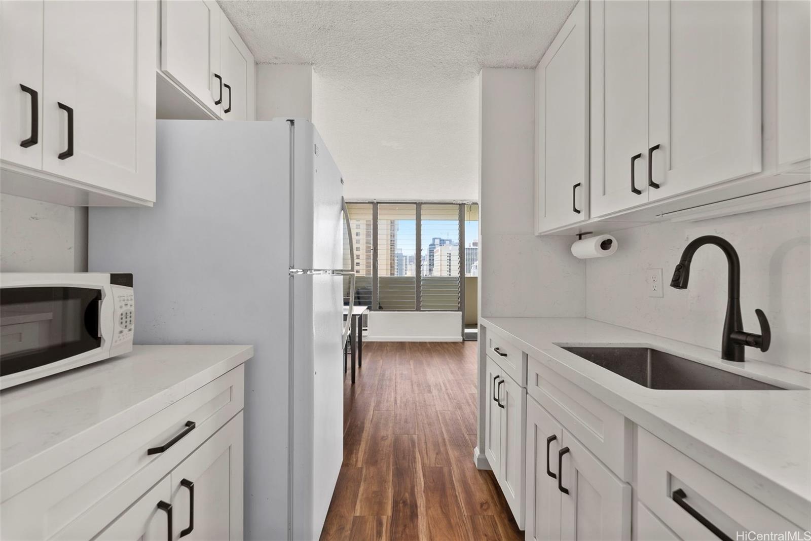 La Casa condo # 1202, Honolulu, Hawaii - photo 8 of 25