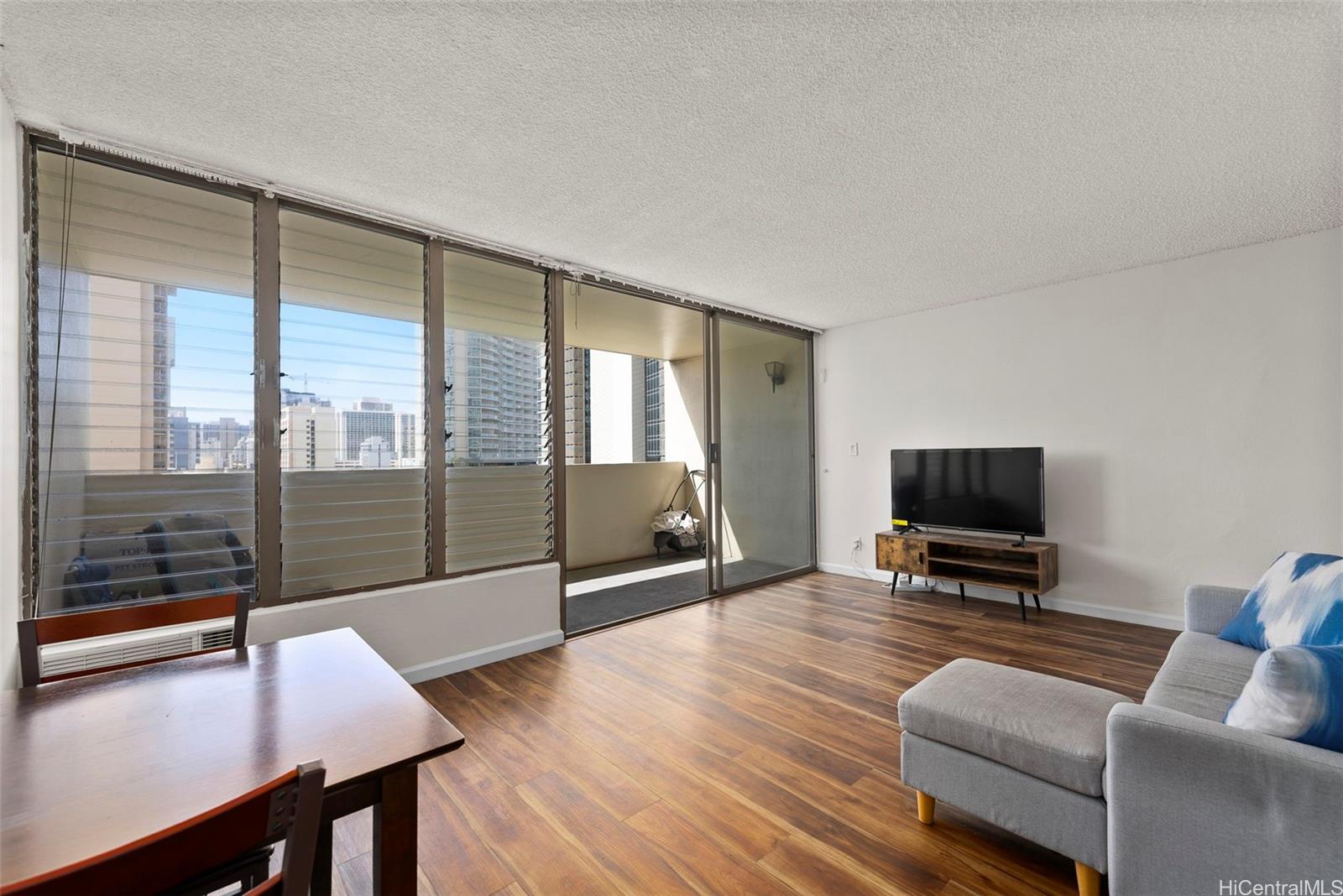 La Casa condo # 1202, Honolulu, Hawaii - photo 2 of 25
