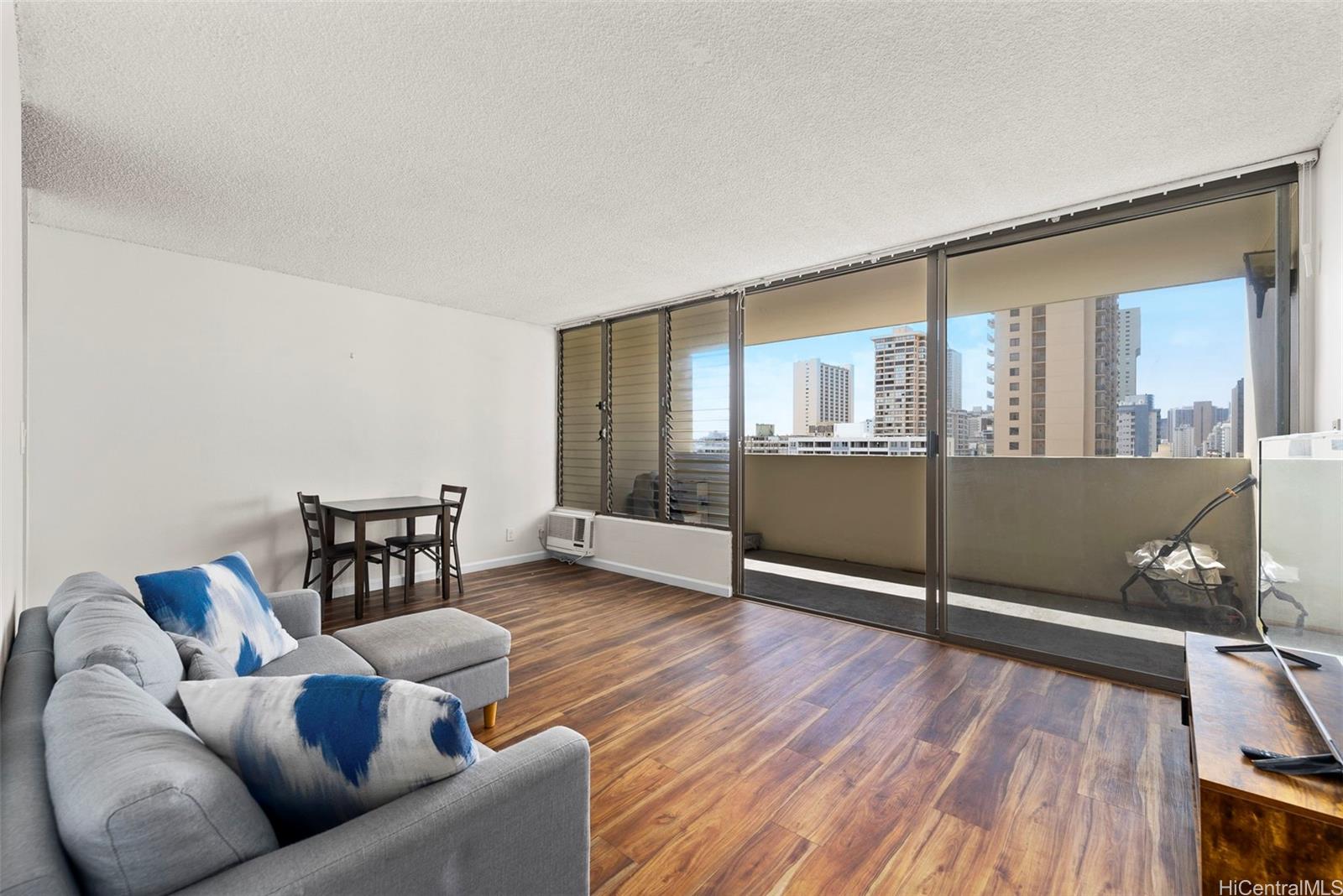 La Casa condo # 1202, Honolulu, Hawaii - photo 3 of 25