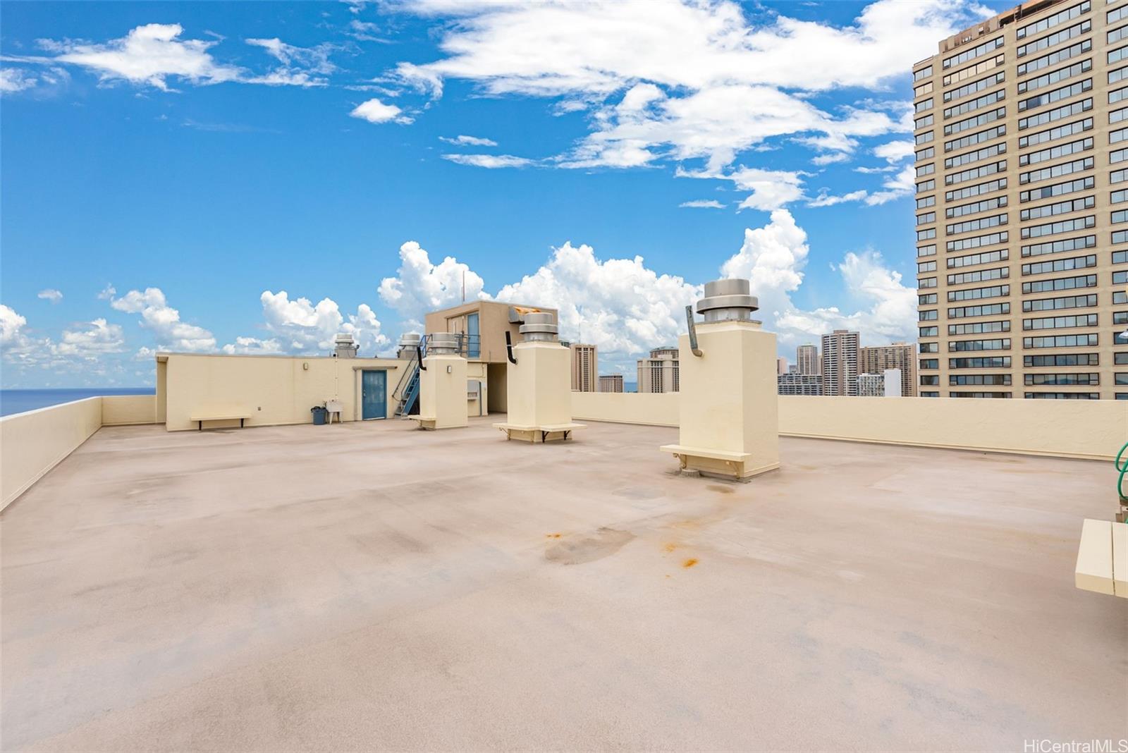 La Casa condo # 1506, Honolulu, Hawaii - photo 17 of 22