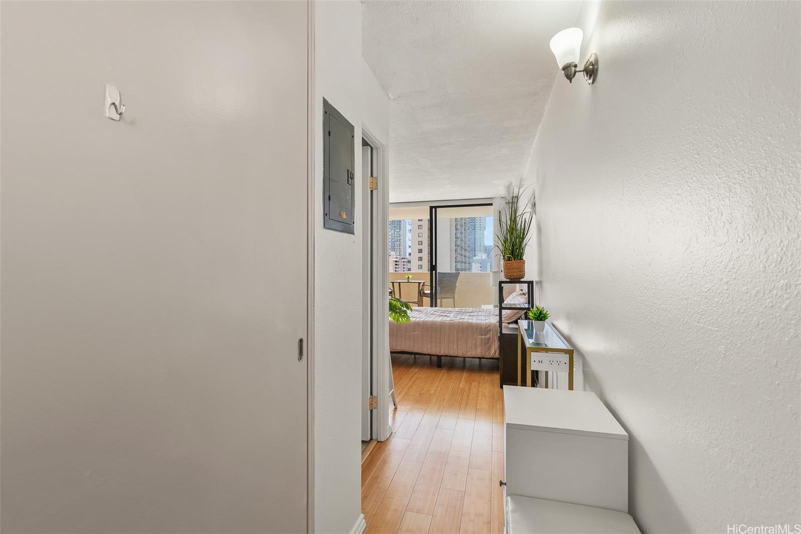 La Casa condo # 1701, Honolulu, Hawaii - photo 16 of 21