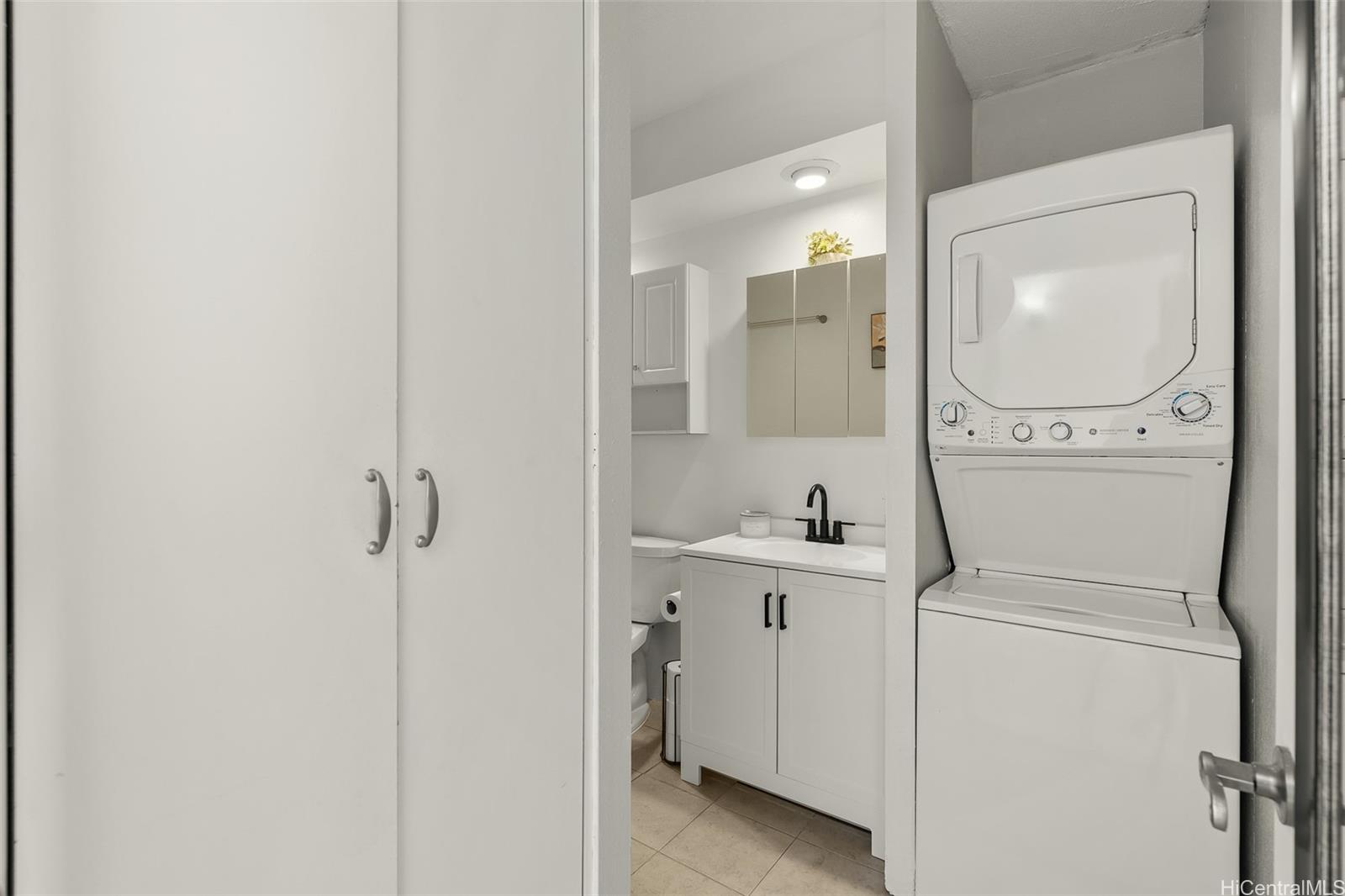 La Casa condo # 1701, Honolulu, Hawaii - photo 9 of 21