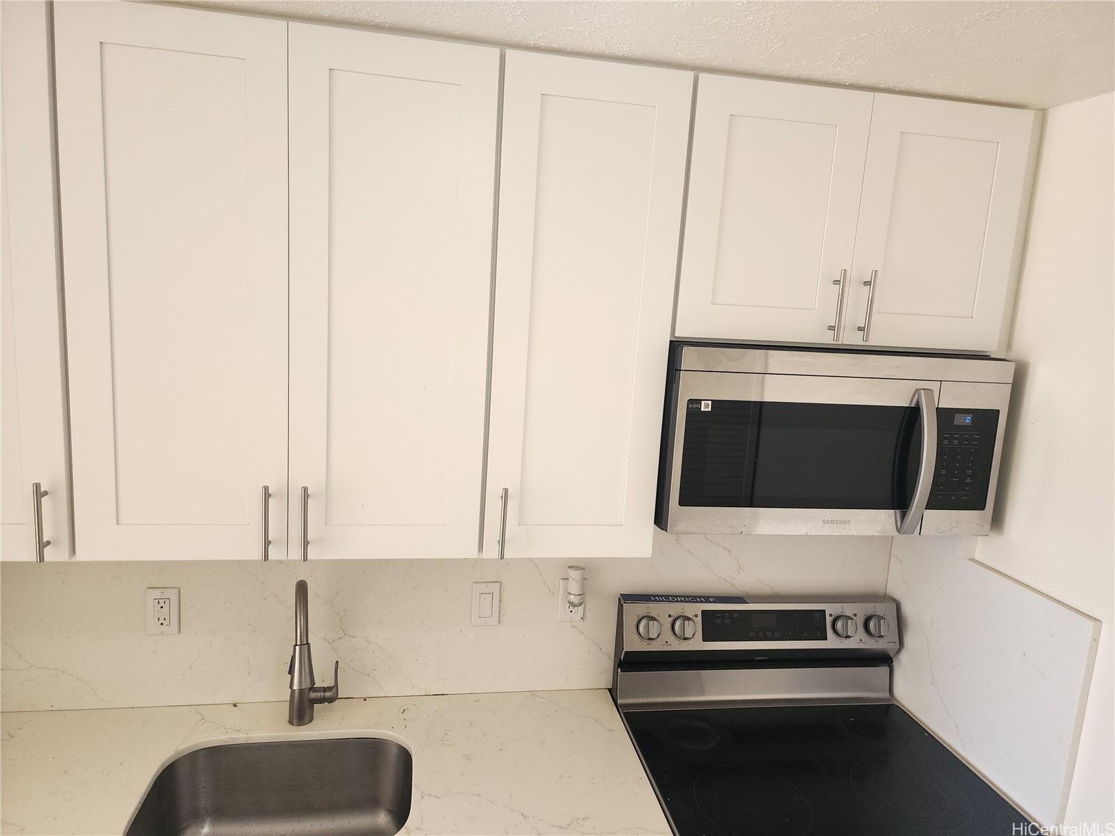 La Casa condo # 2205, Honolulu, Hawaii - photo 3 of 14