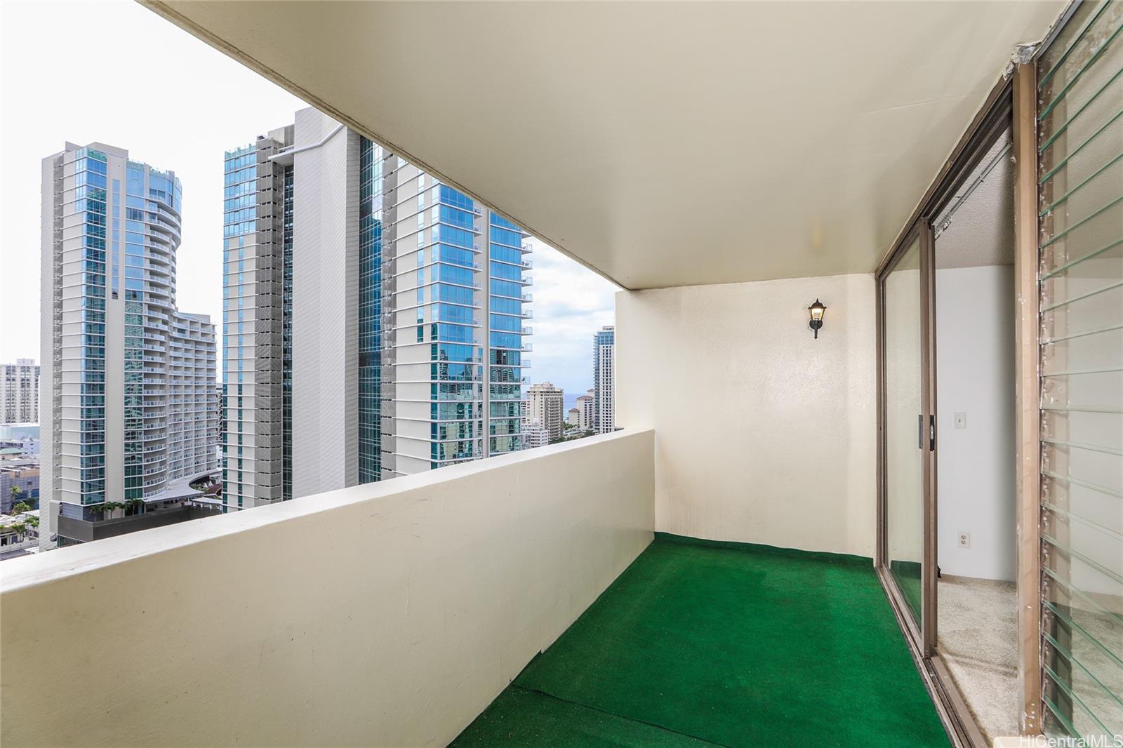 La Casa condo # 2303, Honolulu, Hawaii - photo 16 of 25