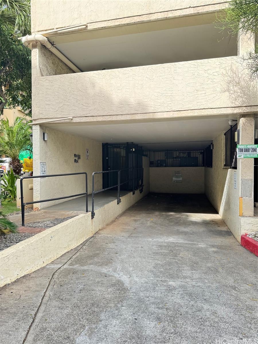 La Casa condo # 2303, Honolulu, Hawaii - photo 23 of 25