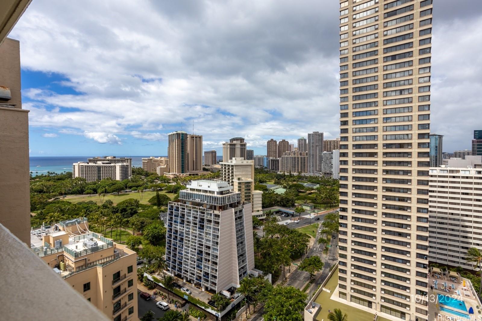 2092 Kuhio Ave Honolulu - Rental - photo 3 of 17