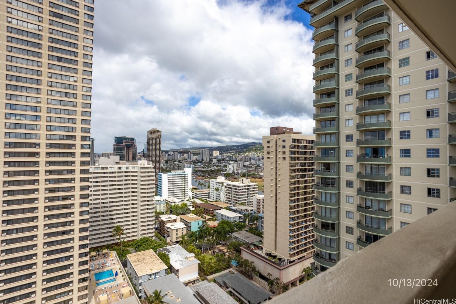 2092 Kuhio Ave Honolulu - Rental - photo 4 of 17