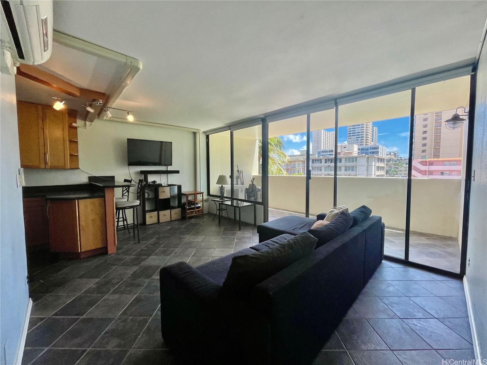 2092 Kuhio Ave Honolulu - Rental - photo 2 of 10