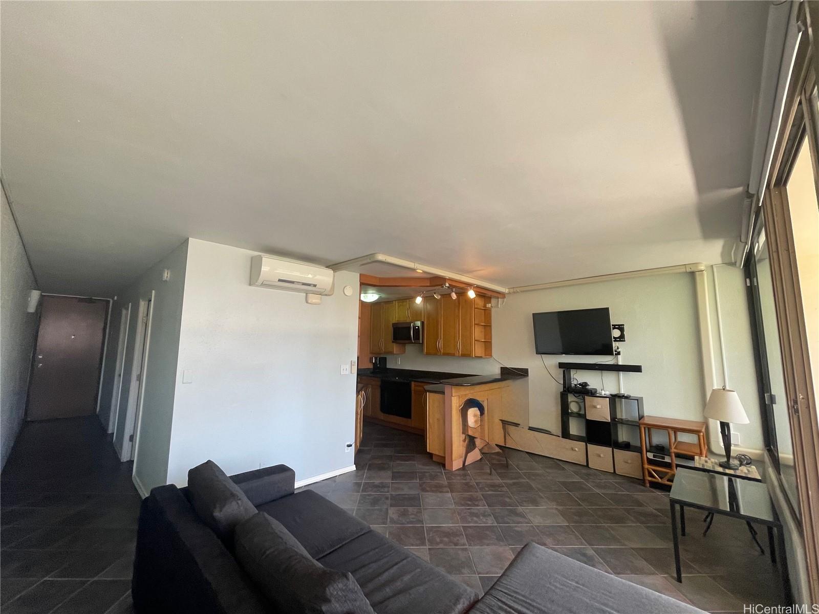 2092 Kuhio Ave Honolulu - Rental - photo 4 of 10