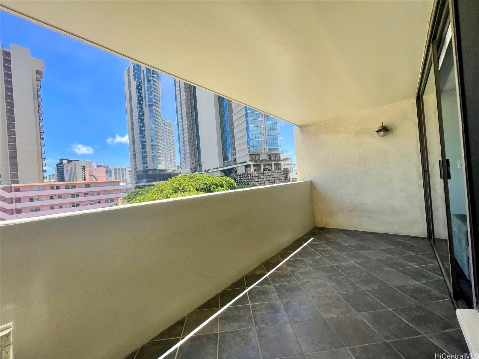 2092 Kuhio Ave Honolulu - Rental - photo 5 of 10