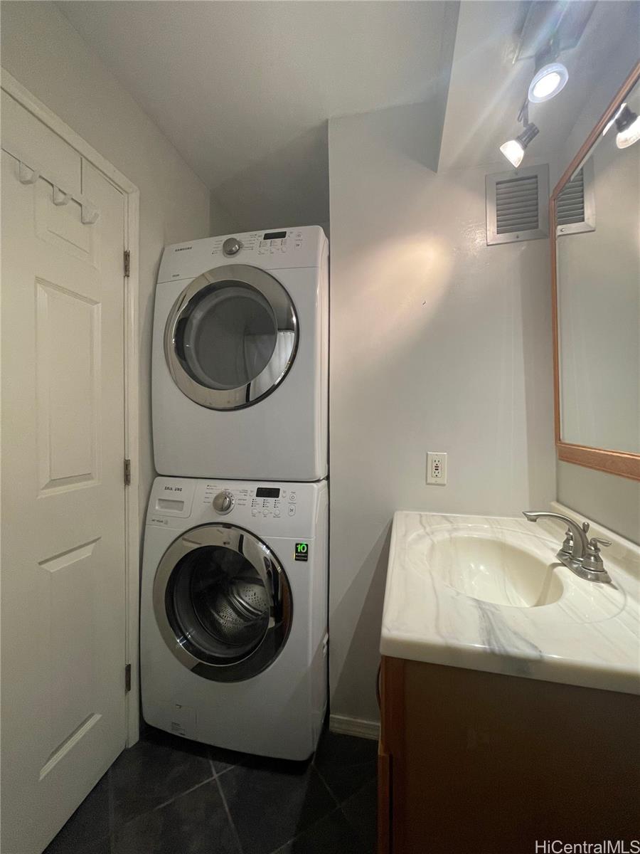 2092 Kuhio Ave Honolulu - Rental - photo 8 of 10