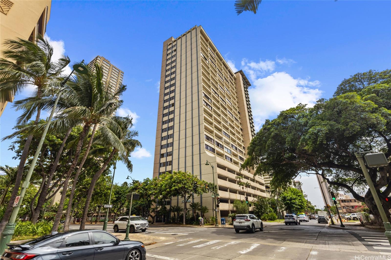 2092 Kuhio Ave Honolulu - Rental - photo 16 of 17