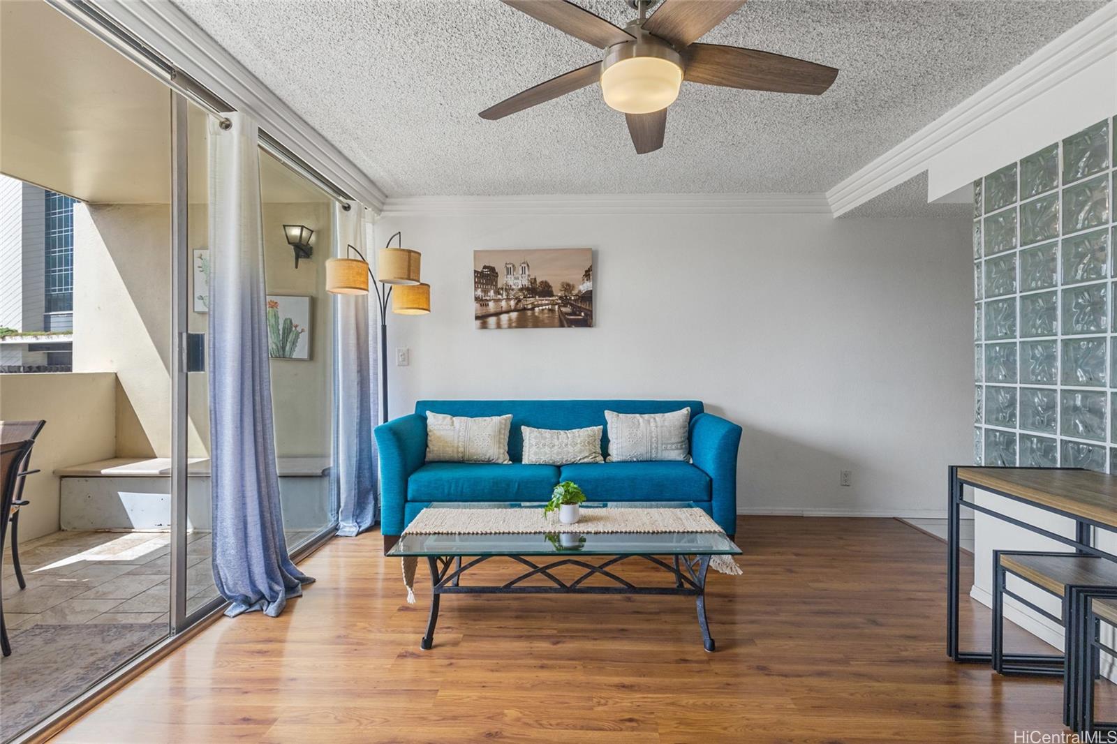 2092 Kuhio Ave Honolulu - Rental - photo 3 of 17