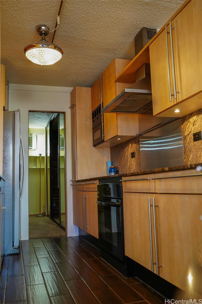 La Casa condo # 805, Honolulu, Hawaii - photo 4 of 11