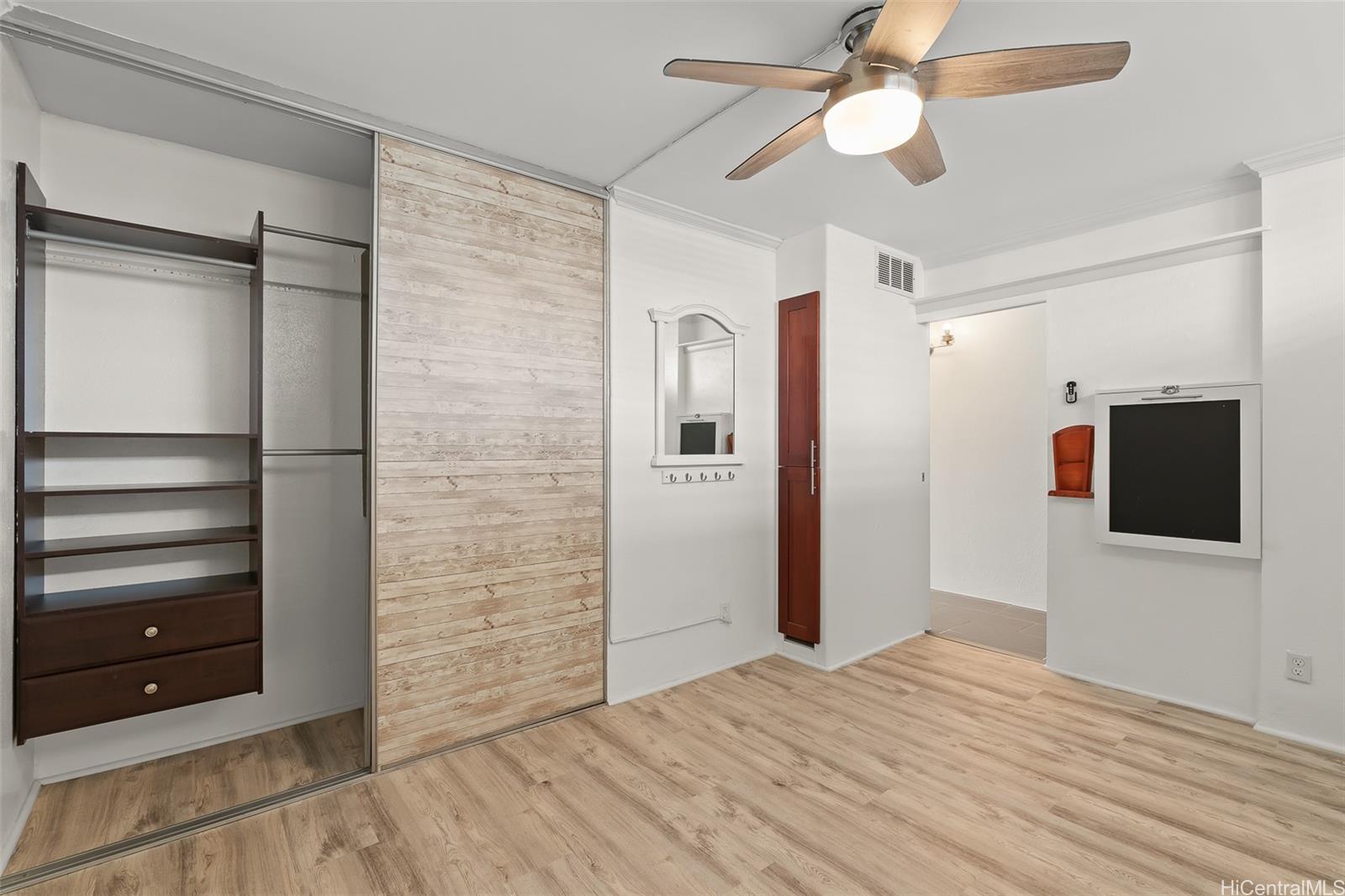 2092 Kuhio Ave Honolulu - Rental - photo 11 of 24