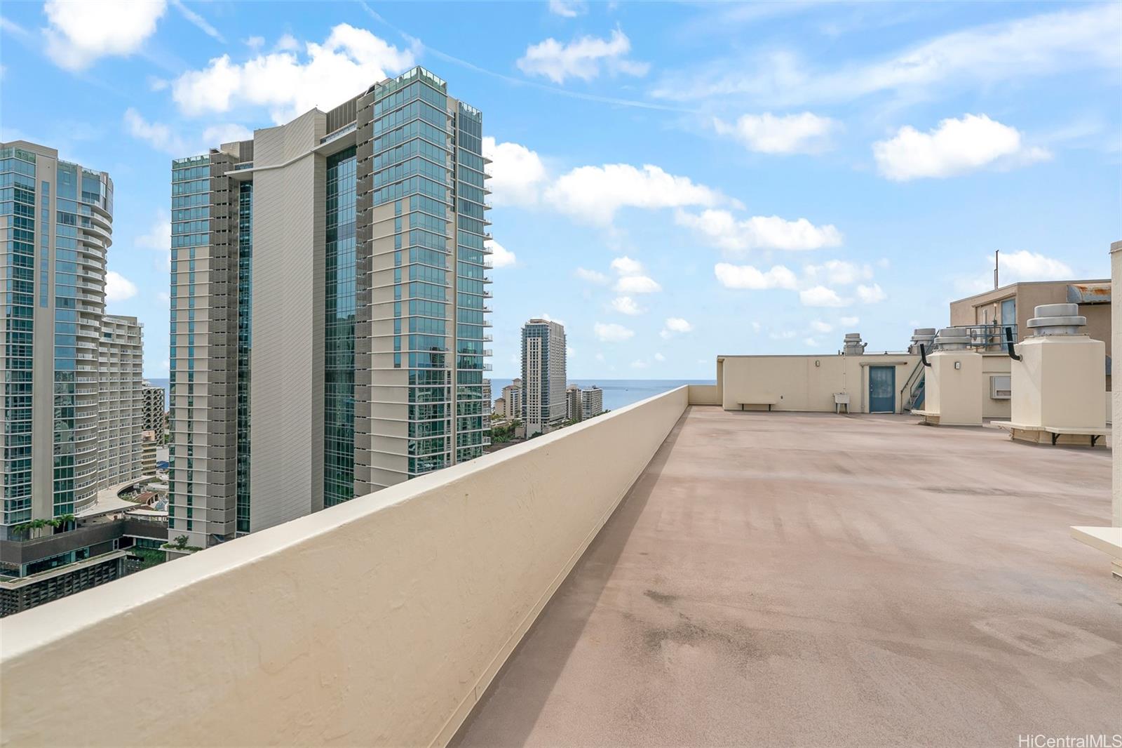 2092 Kuhio Ave Honolulu - Rental - photo 22 of 24