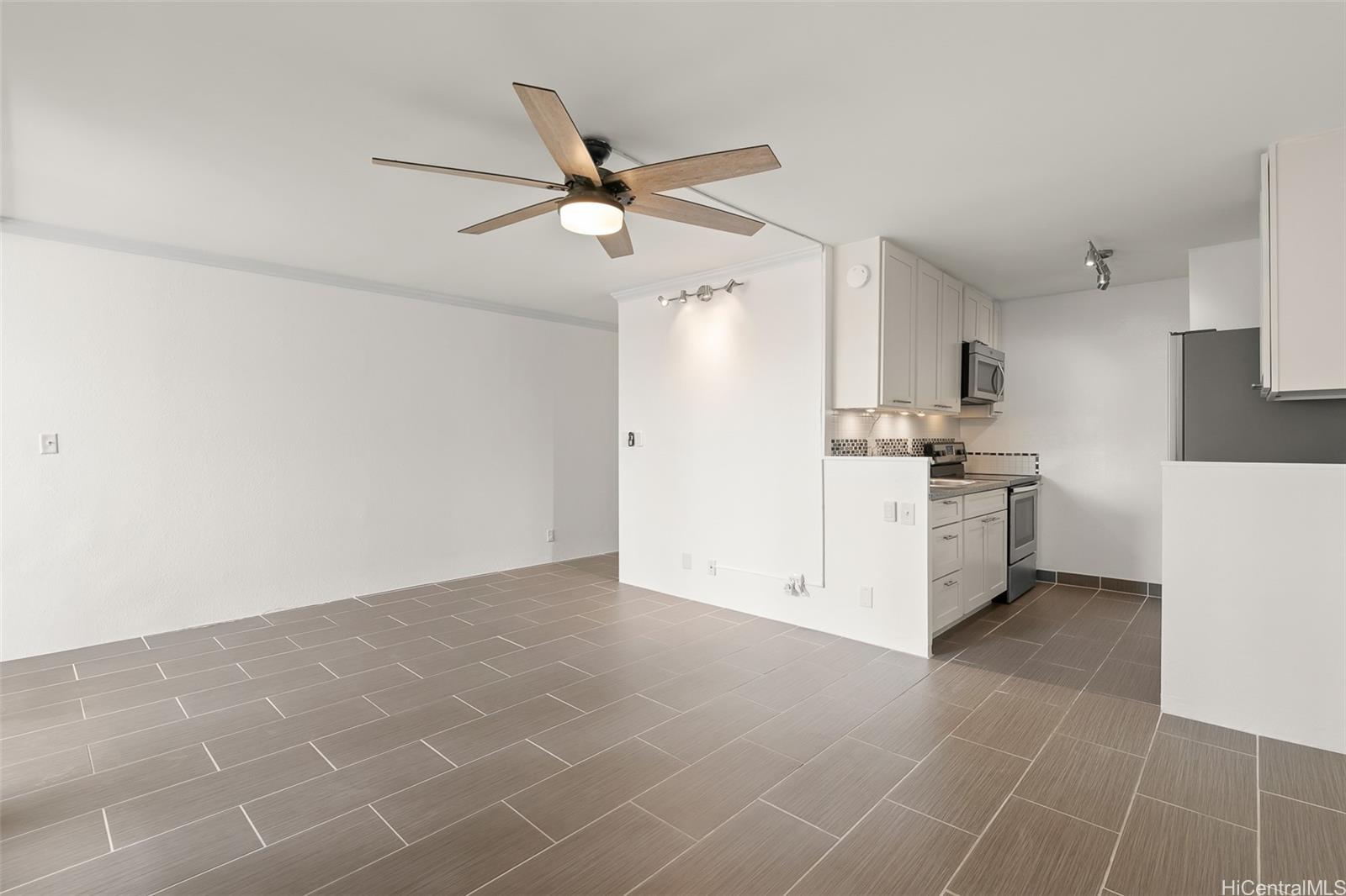 2092 Kuhio Ave Honolulu - Rental - photo 8 of 24