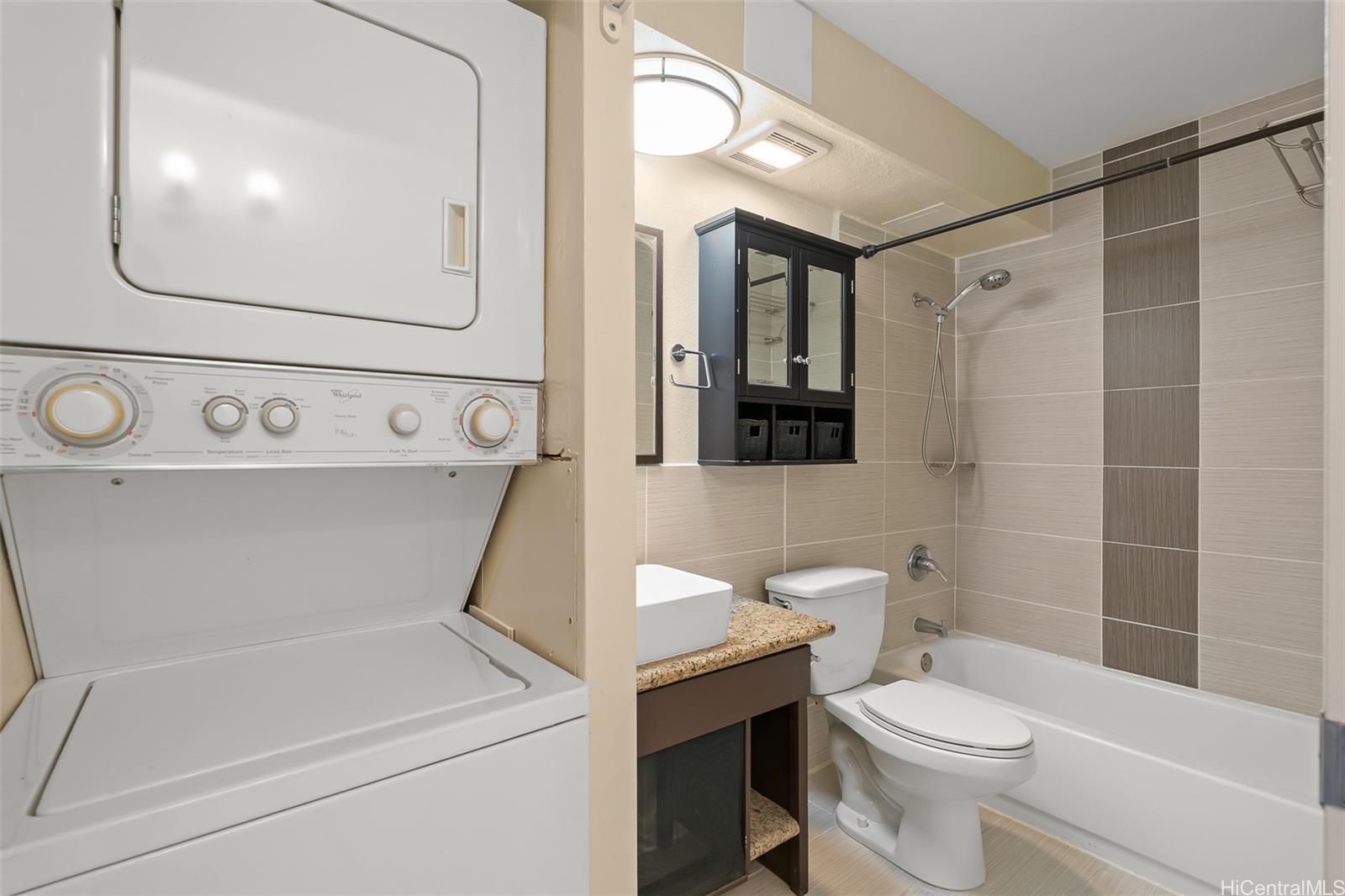 2092 Kuhio Ave Honolulu - Rental - photo 10 of 24