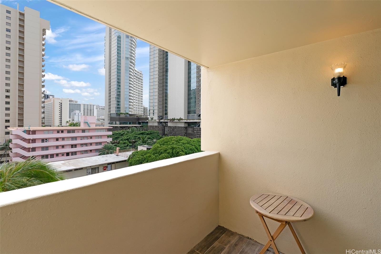 2092 Kuhio Ave Honolulu - Rental - photo 14 of 22