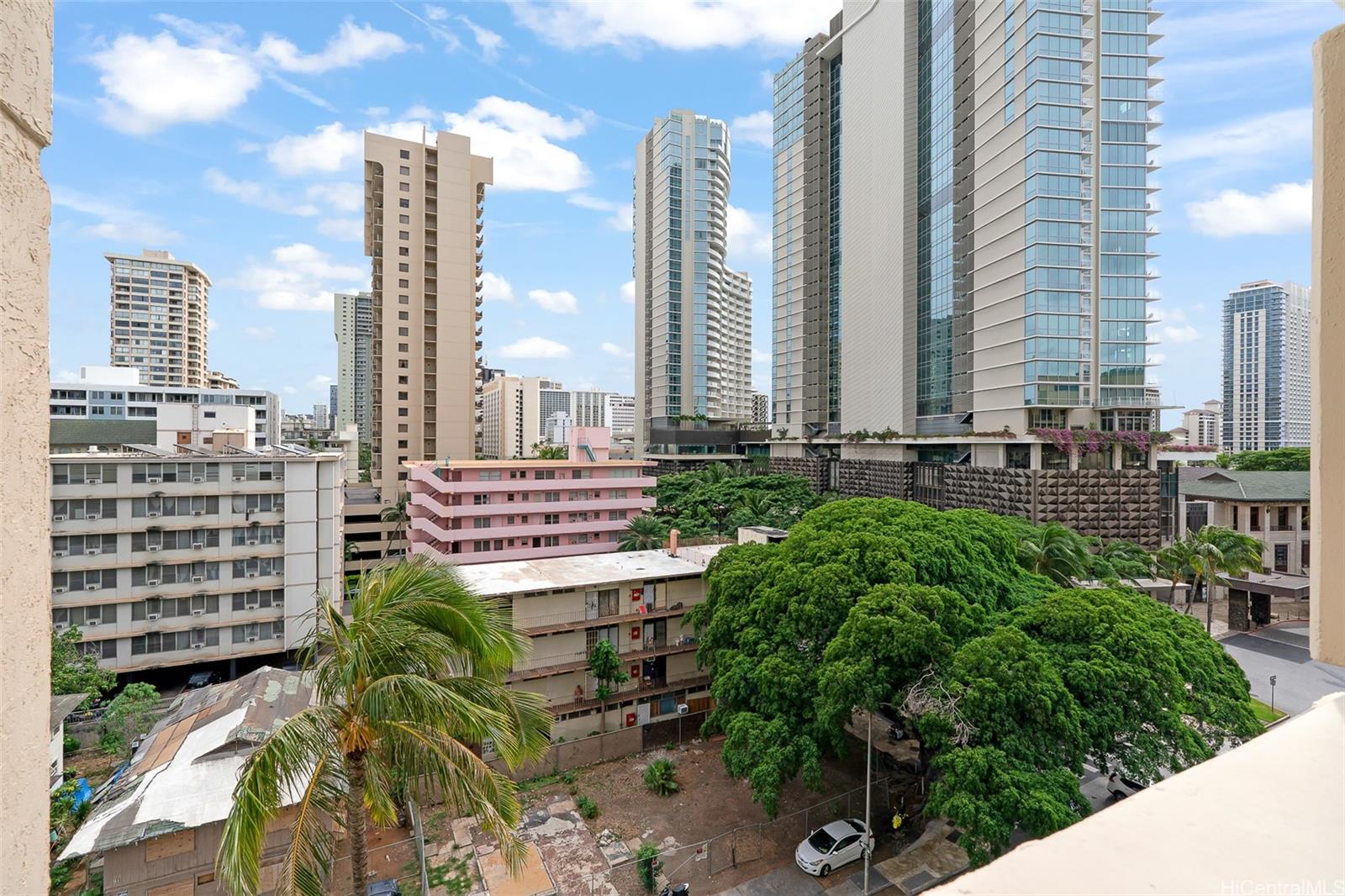 2092 Kuhio Ave Honolulu - Rental - photo 15 of 22