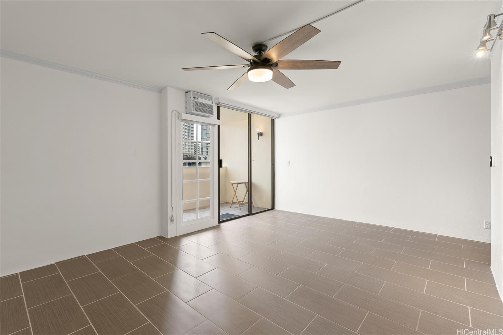 2092 Kuhio Ave Honolulu - Rental - photo 3 of 22