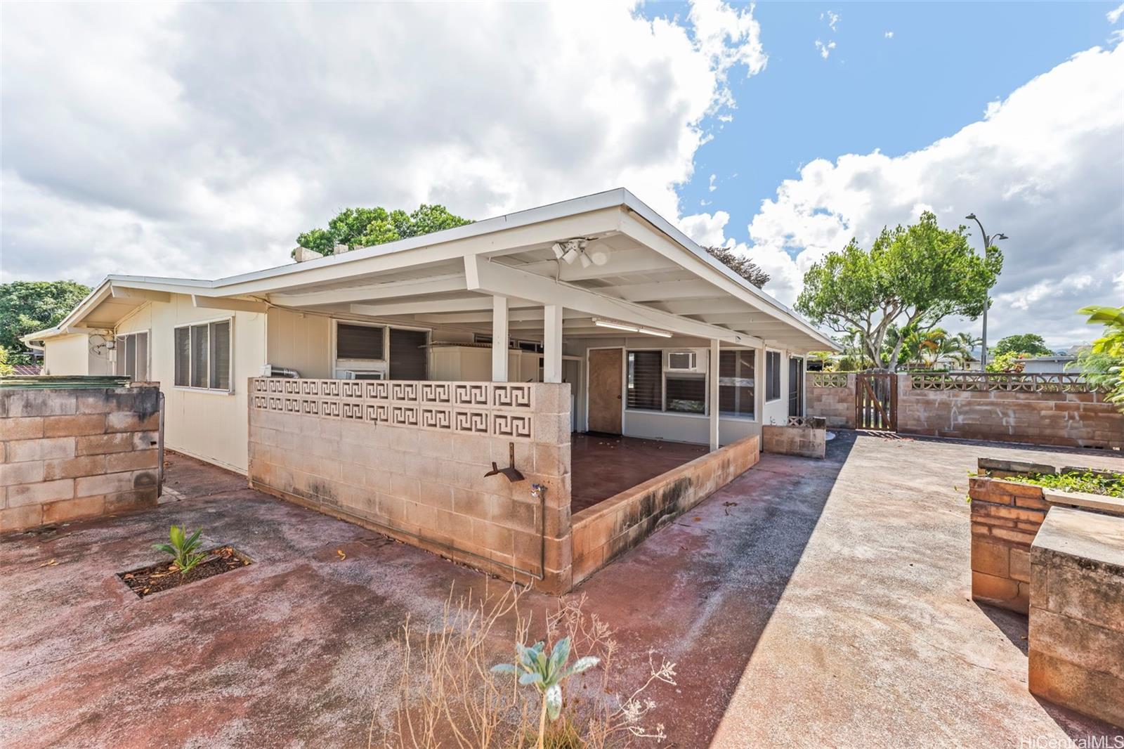 2093  Aaniu Loop Pacific Palisades, PearlCity home - photo 16 of 21