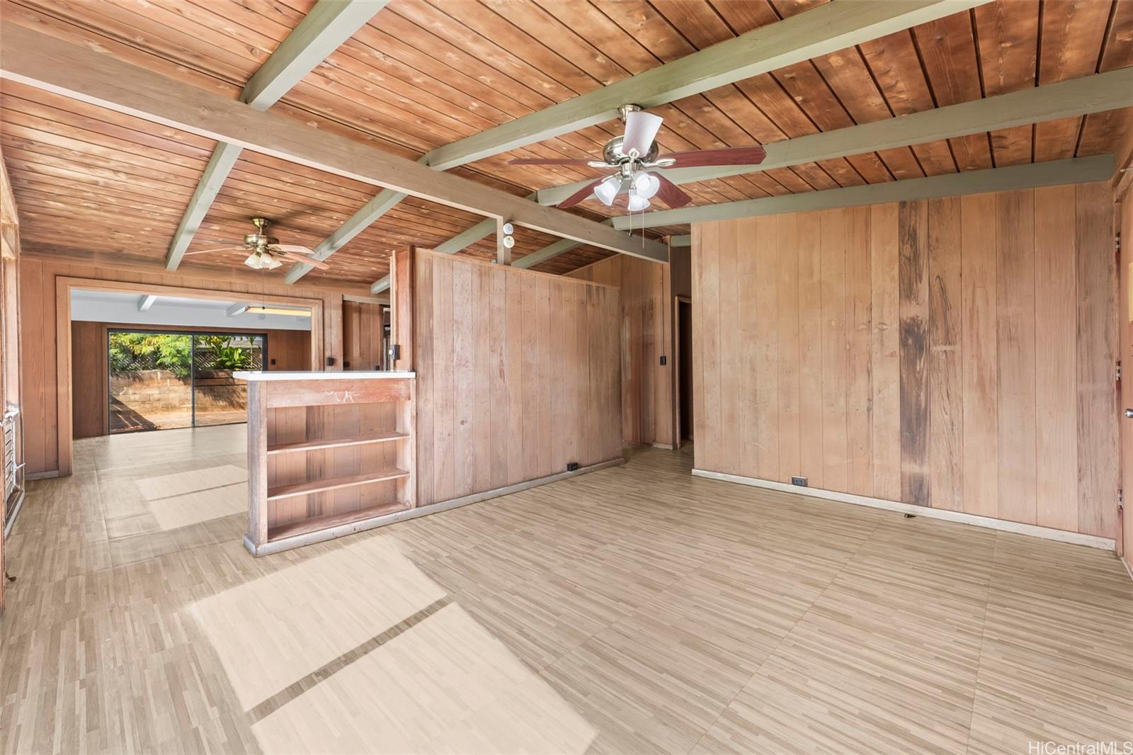 2093  Aaniu Loop Pacific Palisades, PearlCity home - photo 3 of 21