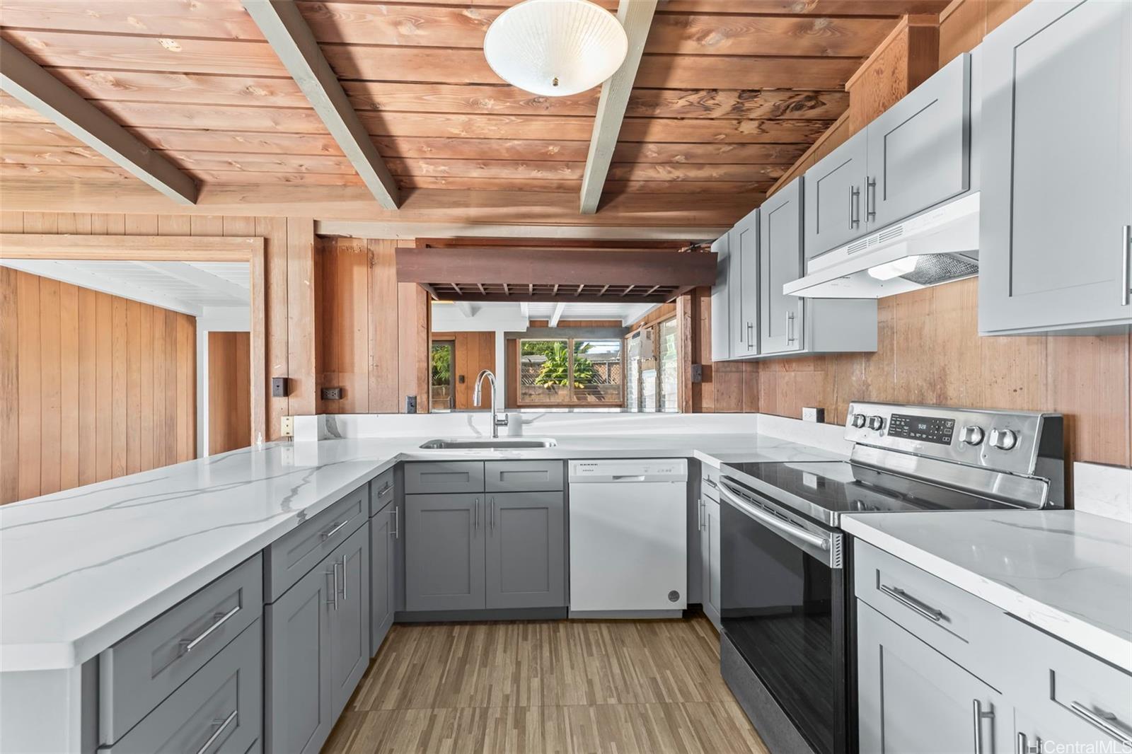 2093  Aaniu Loop Pacific Palisades, PearlCity home - photo 4 of 21