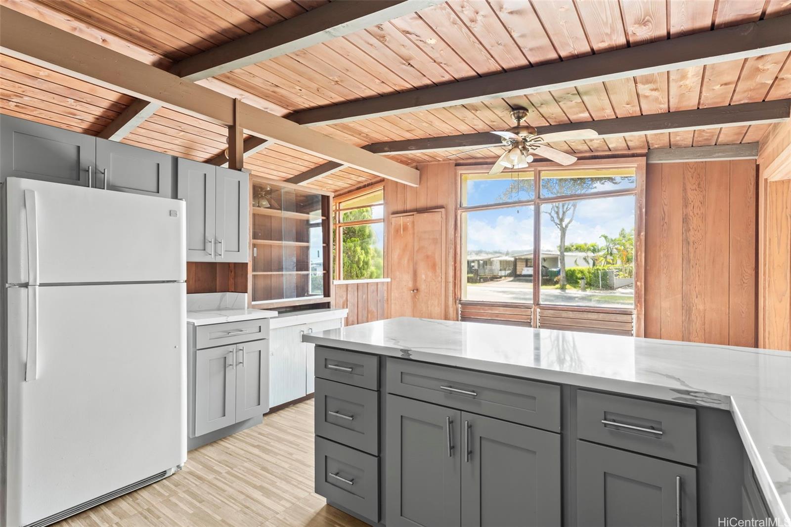 2093  Aaniu Loop Pacific Palisades, PearlCity home - photo 5 of 21