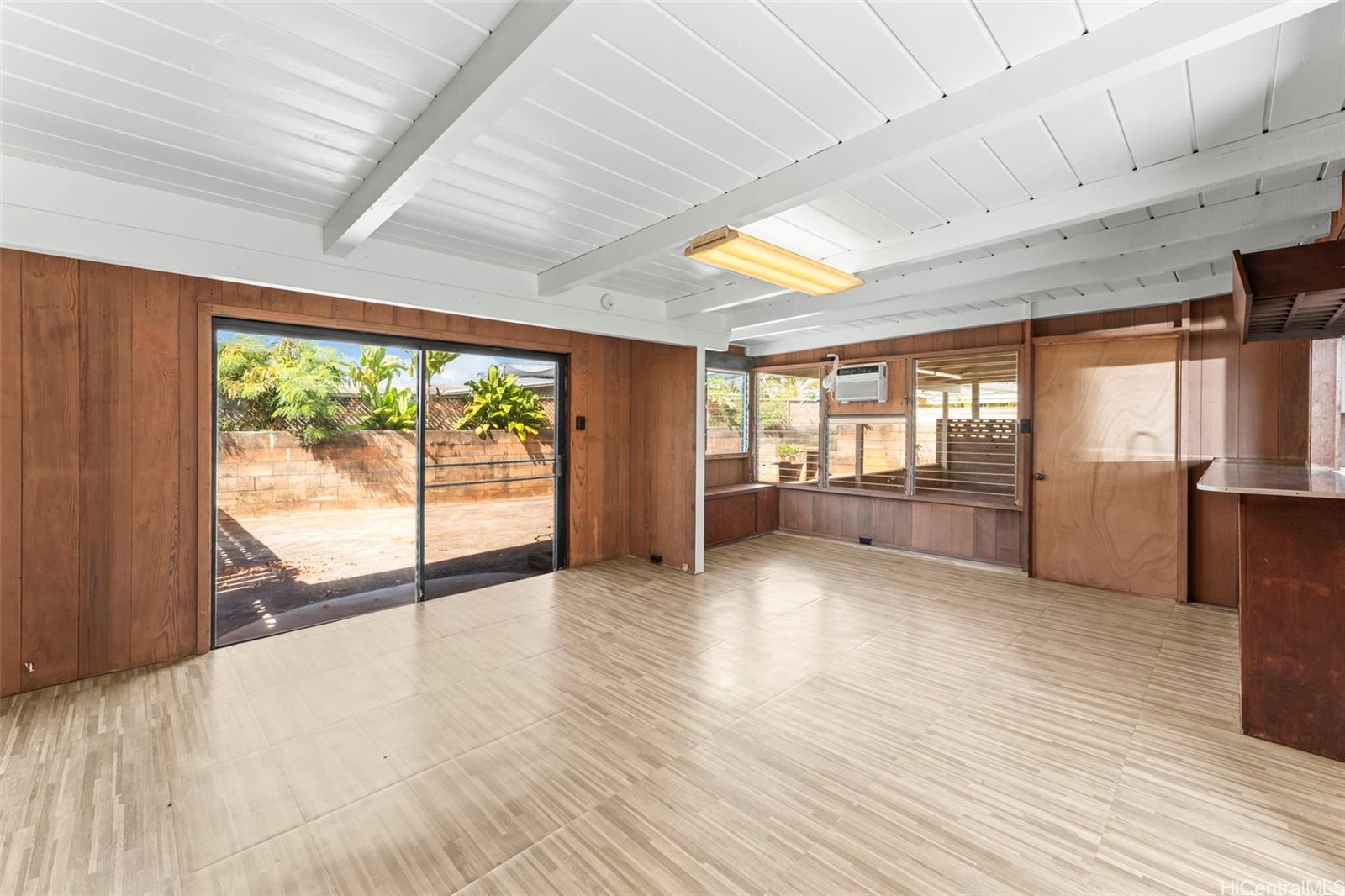 2093  Aaniu Loop Pacific Palisades, PearlCity home - photo 7 of 21